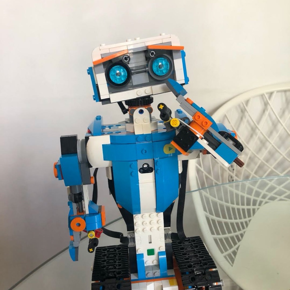 Lego BOOST: Vernie the Robot